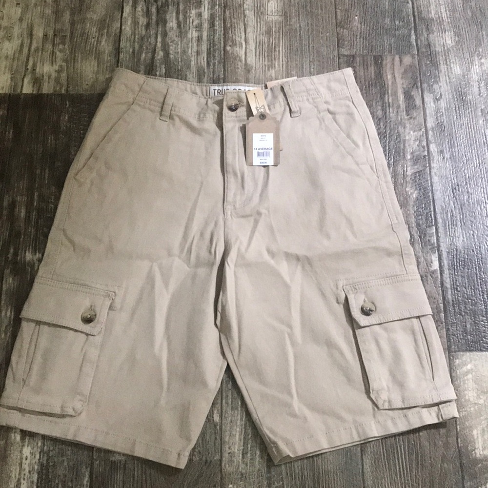 NWT boy’s True Craft khaki cargo shorts 14